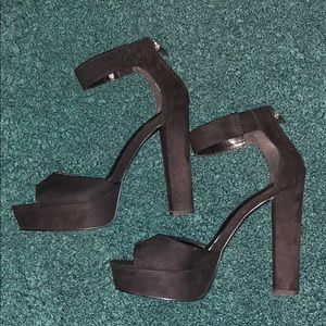 Black platform chunky heels